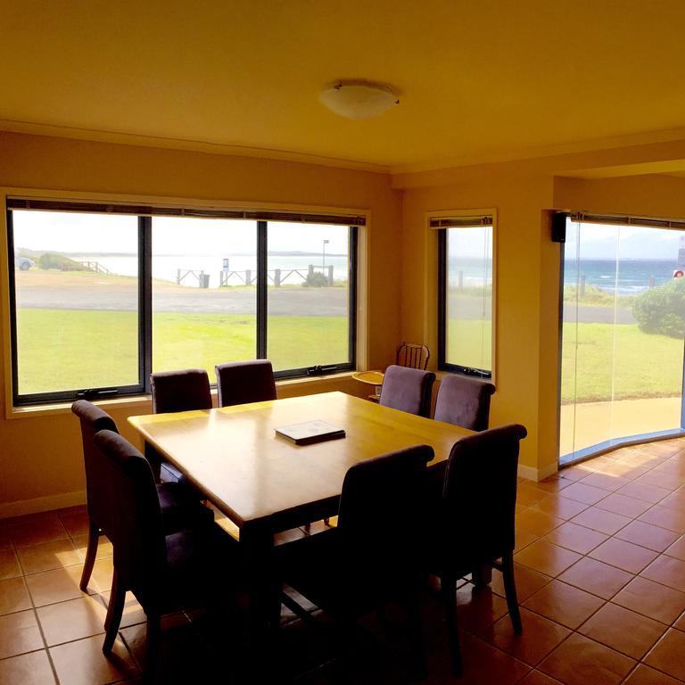 Horizons Beachfront Apartment Port Fairy Habitación foto